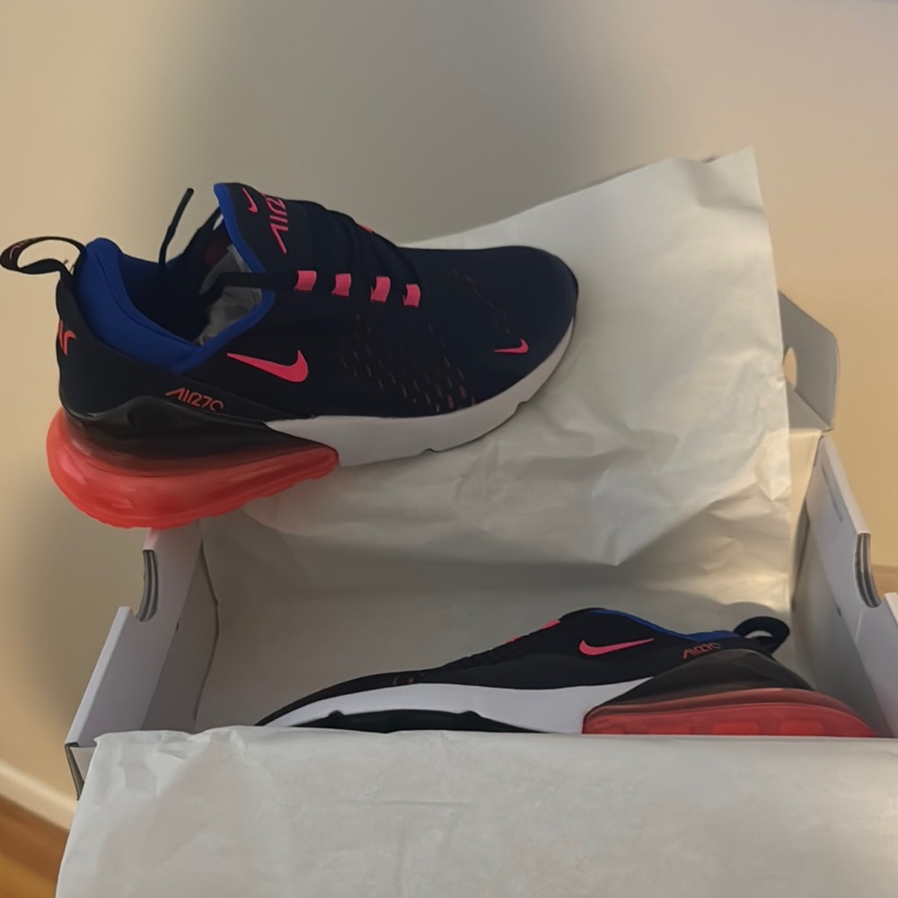 Nike Air Max 270 women’s Shoes - Black and Pink